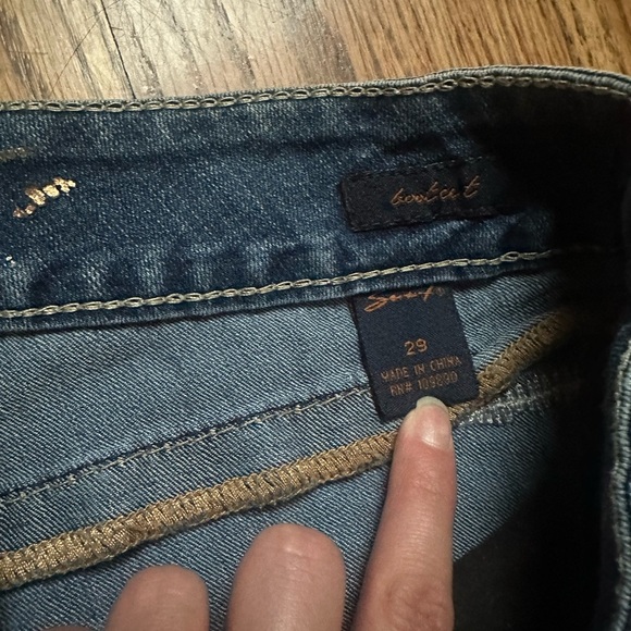 Seven7 Low Rise Boot Cut Jeans Blue Medium Wash Whiskered Stretch Pockets Denim - Picture 5 of 13